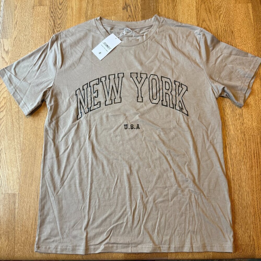 New York USA Tan T-Shirt Oversized Size Small NWT